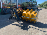 Eparpilleur de fourrage Mammut Gigant 280 HSB