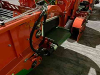 Arracheuse d‘oignons Holaras Uienloofmaaier Type UM 210-F 2408-3111 en Uienrooier type Type UR 205-DB 2408-3112