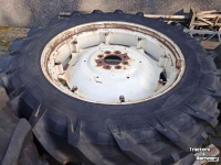 Roues, Pneus, Jantes, Barillets Jumelage Pirelli 13.6-R24 en 14.9/R38