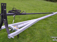 Mélangeur de lisier Qmac 3 PUNT INZWENKFRAME HYDRAULISCH