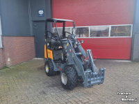 Chargeuse sur pneus Giant D332ST