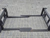 Chargeur frontal  Palletvork vorkenbord lepelbord met euro aansluiting Balenprikker.