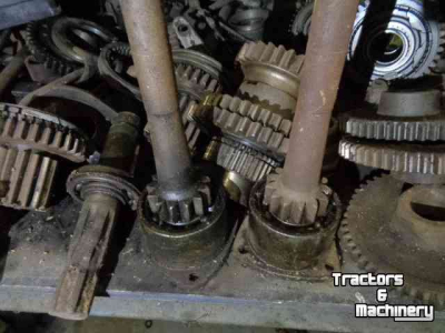 Pièces d‘occasion pour tracteurs Deutz 4006