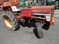 Tracteur pour vignes et vergers International 423