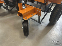 Épandeur de sciure pour des logettes Flingk SE 250 instrooier 3e wiel en gr w
