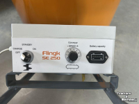 Épandeur de sciure pour des logettes Flingk SE 250 instrooier 3e wiel en gr w