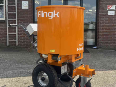 Épandeur de sciure pour des logettes Flingk SE250