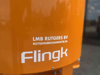 Épandeur de sciure pour des logettes Flingk SE250