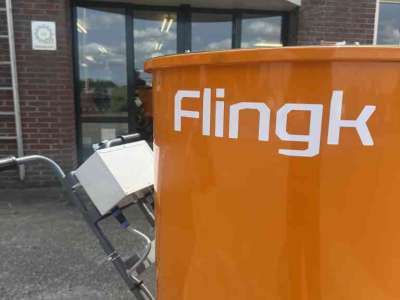 Épandeur de sciure pour des logettes Flingk SE250