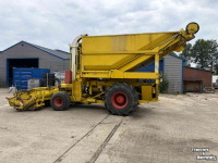 Ensileuse automotrice Hesston Field queen rear dump