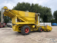 Ensileuse automotrice Hesston Field queen rear dump