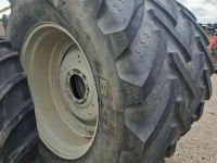 Roues, Pneus, Jantes, Barillets Jumelage BKT 650/65R38 540/65R28 op Valtra velgen