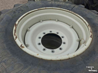 Roues, Pneus, Jantes, Barillets Jumelage BKT 650/65R38 540/65R28 op Valtra velgen
