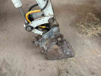 Pelles sur chenilles Takeuchi TB016 met machinetrailer