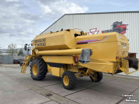 Moissonneuse batteuse New Holland TX66