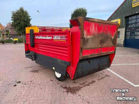 Distributeur de fourrage en bloc Schuitemaker Amigo 30W Blokkendoseerwagen
