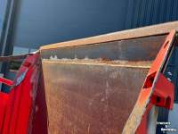 Distributeur de paille pour des logettes Kuhn Primor 2060 H