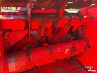Distributeur de paille pour des logettes Kuhn Primor 2060 H