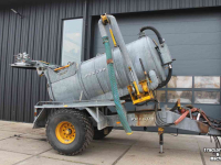 Tonneau de lisier Peecon 5000 liter kippende giertank kiepende mesttank waterwagen zuigarm hydraulische achterwand