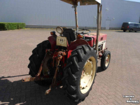 Tracteur pour vignes et vergers International 433 v