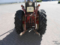 Tracteur pour vignes et vergers International 433 v