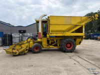 Ensileuse automotrice Hesston Field queen rear dump
