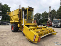 Ensileuse automotrice Hesston Field queen rear dump
