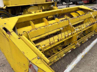 Ensileuse automotrice Hesston Field queen rear dump