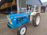 Tracteur Ford 2000