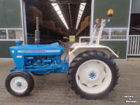 Tracteur Ford 2000