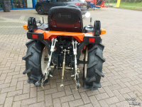 Tracteur pour vignes et vergers Kubota GB150