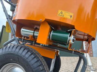 Épandeur de sciure pour des logettes Flingk SE 250