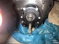Tracteur New Holland Versnellingsbak  16x16 Electro Command New Holland T5 Electro Command Parts nr:47028713