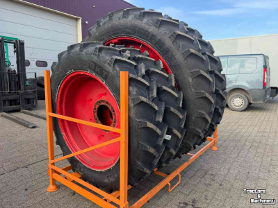Roues, Pneus, Jantes, Barillets Jumelage  300/95R46 & 270/95R32