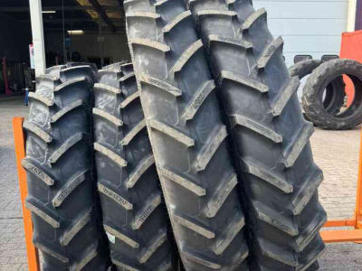 Roues, Pneus, Jantes, Barillets Jumelage  300/95R46 & 270/95R32