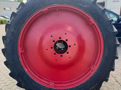 Roues, Pneus, Jantes, Barillets Jumelage  300/95R46 & 270/95R32