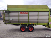 Autochargeuse Claas Sprint 445