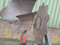 Charrues Kverneland EG 100 3 schaar vario ploeg met vaste vorenpakker