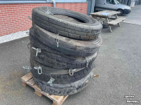 Aérateur de prairie Pirelli Weidesleep banden 295/80 R 225