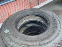 Aérateur de prairie Pirelli Weidesleep banden 295/80 R 225