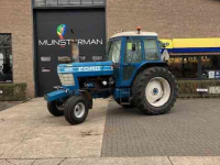 Tracteur Ford 8210