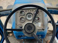 Tracteur Ford 8210