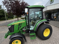 Tracteur pour vignes et vergers John Deere 4066R