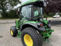 Tracteur pour vignes et vergers John Deere 4066R