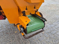 Épandeur de sciure pour des logettes Flingk ZX 1500 instrooibak euro aansluiting boxenstrooier