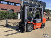 Chariot élévateur  Mangust CPCD35 HEFTRUCK