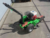 Autres matériel et accessoires de jardins et espaces verts  Garbin M65R kettinggraver sleuvengraver sleufgraafmachine Honda motor