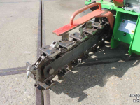 Autres matériel et accessoires de jardins et espaces verts  Garbin M65R kettinggraver sleuvengraver sleufgraafmachine Honda motor
