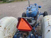 Tracteur Fordson Dexta