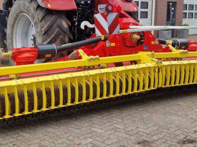 Herse rotative Pottinger Pöttinger Lion 6002 C